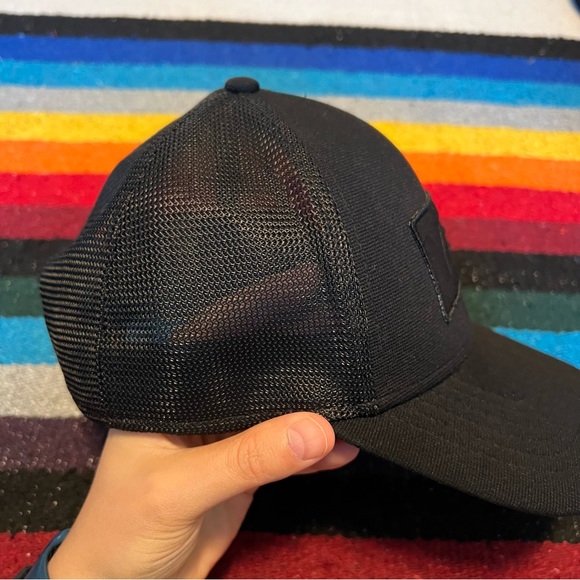 Yeti All Black SnapBack Hat hand washed - Picture 7 of 15